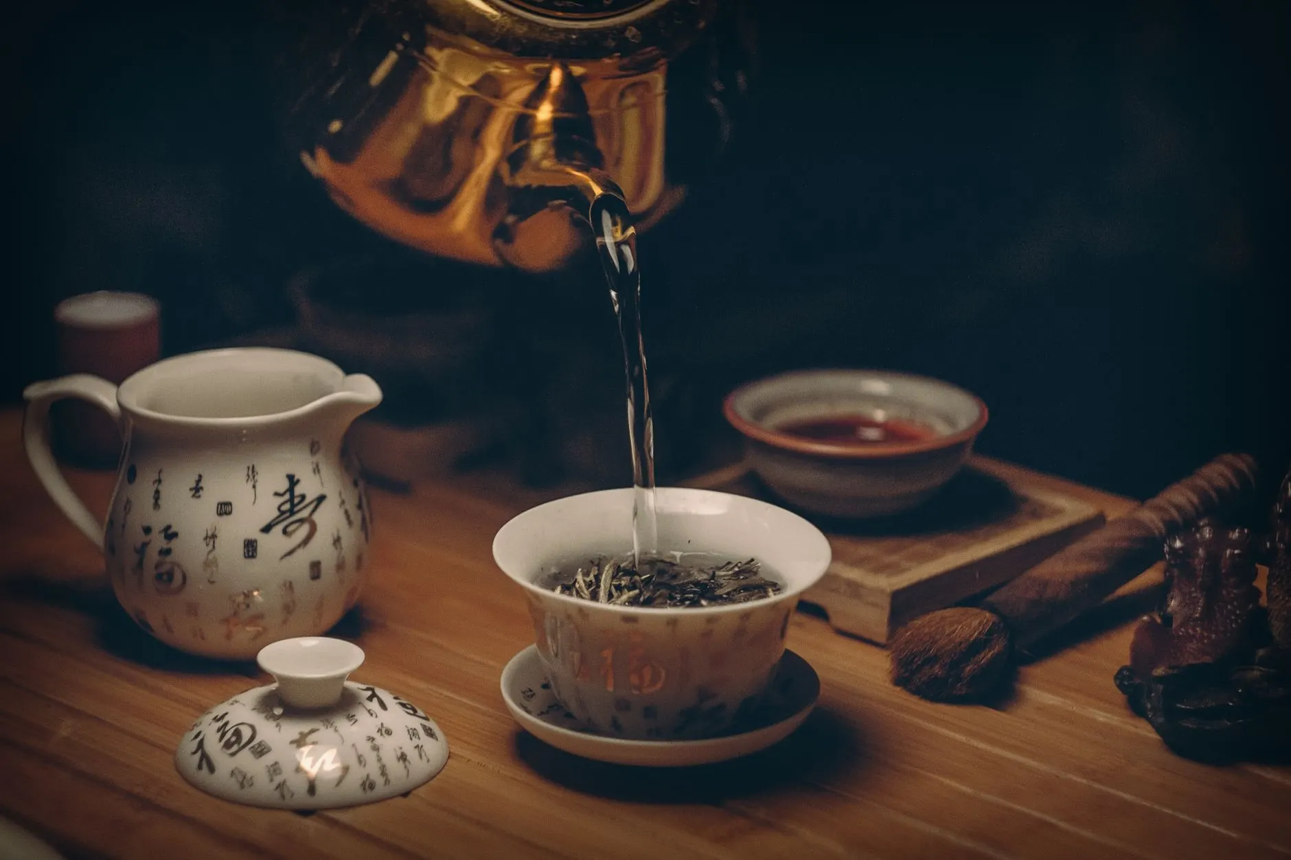 上海企业办公设备与电脑配件采购渠道对比：如何选择可靠的供应商